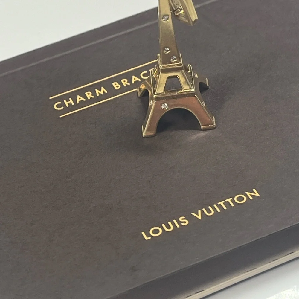 LOUIS VUITTON 18KT GOLD & DIAMOND EIFFEL TOWER CHARM/PENDANT